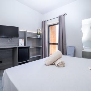 Double or Twin Room with Swimming Pool Access