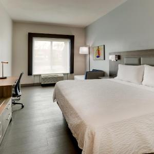Standard King Room - Accessible