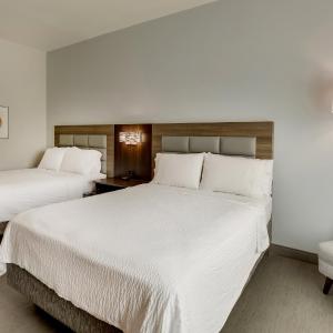 Queen Room with Two Queen Beds - Hearing Accessible/Non-Smoking