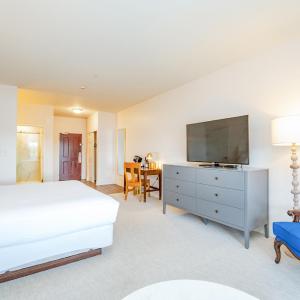 King Room with Balcony