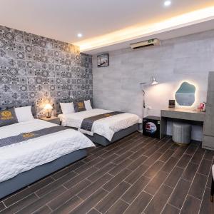 Queen Room with Two Queen Beds