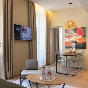 Deluxe Suite with Balcony