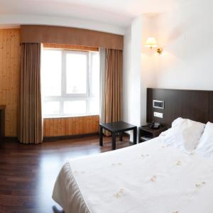 Double or Twin Room (1-2 Adults)