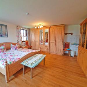 Basic Triple Room