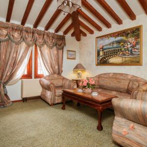 Suite with Free Parking