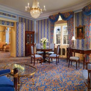 One-Bedroom Opera King Suite