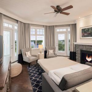 2 Bedroom Executive Suite, Sofa Bed, Water View, Fireplace, Balcony
