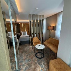 Standard Twin Room with Sea View
