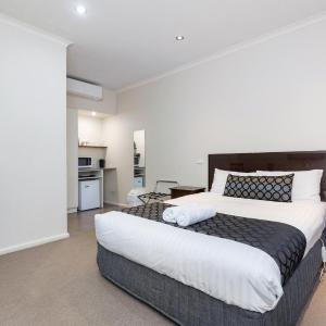 Executive Queen Room
