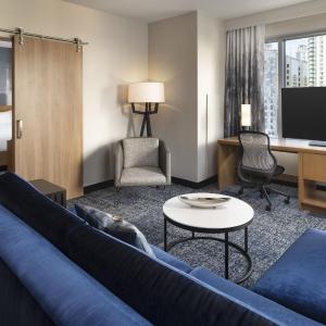 One-Bedroom King Suite with Sofa Bed and Tub - Mobility and Hearing Accessible