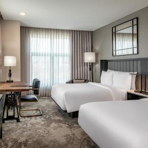 Corner Queen Room