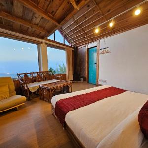 Deluxe Family Suite