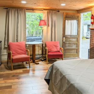 One Bedroom Cabin (Pet Friendly)