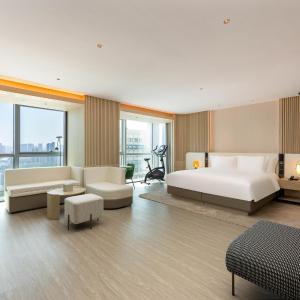 King Suite with Dynamic Cycling