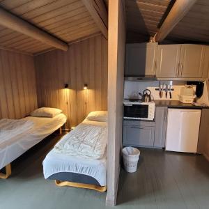  Basic Cottage with Shared Bathroom 