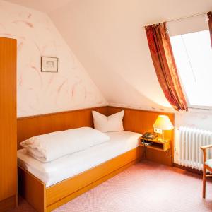 Economy Single Room with Shared Bathroom and Toilet