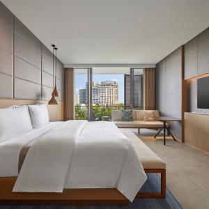 Deluxe Garden view with King Bed and Balcony
