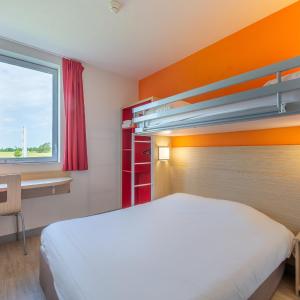 Triple Room with 1 Bunk Bed and 1 Double Bed