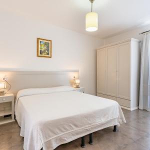 One-Bedroom Suite with Balcony
