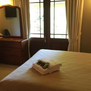 Deluxe One-Bedroom Apartment