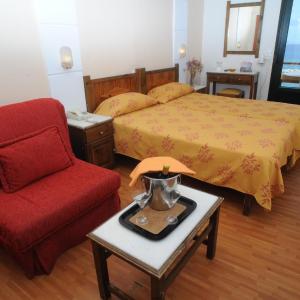 Twin Room with Sofa Bed & Port View