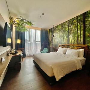 Autumn Deluxe Room - King bed