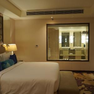 One-Bedroom King Suite with Pool View