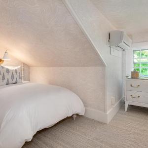 Single Room with Shared Bathroom (31)