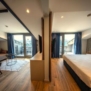 King Suite with Balcony