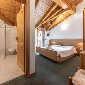 Economy Double or Twin Room