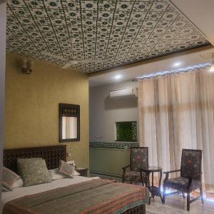 Heritage classic room