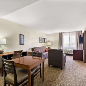 Queen Suite with Two Queen Beds and Sofa Bed - Non-Smoking