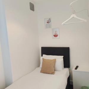 Single Room with Shared Bathroom