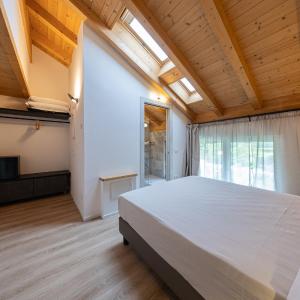 Deluxe Double Room with Shower