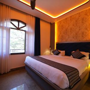 Luxury King Room