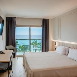 Standard Twin Room with Sea View