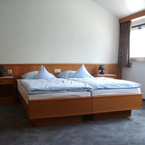 Double or Twin Room with Shower