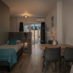 Triple Room with Terrace