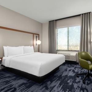 King Room with Bathtub - Mobility Access/Hearing Accessible