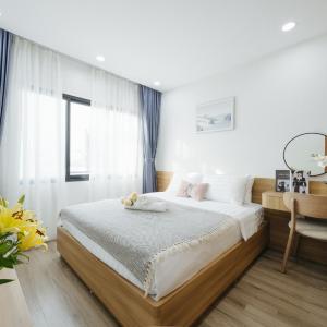 Suite with Lake View