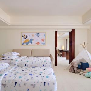 Junior Family Suite, Garden View, 1 King Bed & 1 Sofa Bed (perfect for 2 adults & 2 children below 12 y.o.) with FREE Kids & Family Activities