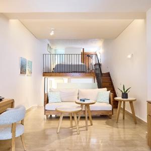 Club Οpen Plan Mezzanine Suite Private Pool Seafront - Odysseas 1/ Odysseas 2