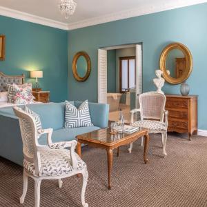 Chateau Suites