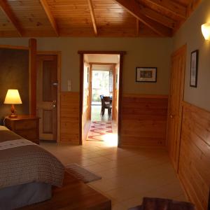 One-Bedroom Cottage - Kings Den (adults only)