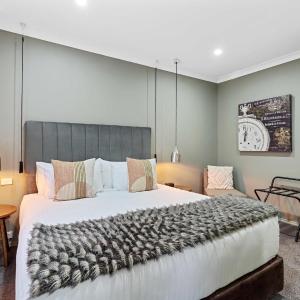 One Bedroom Suite With Balcony