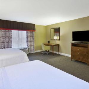 Queen Room with Two Queen Beds - Hearing Access/Non-Smoking
