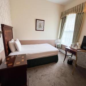 Single Room with Private Bathroom