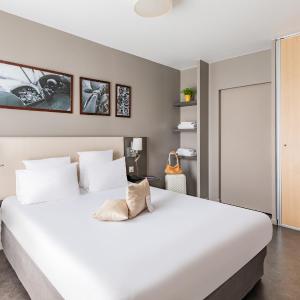 One Bedroom Apartment