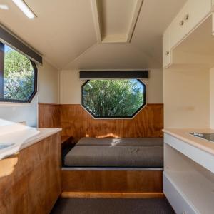 Kitchen Cabin (shared bathroom)