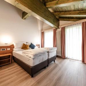 Classic Quadruple Room